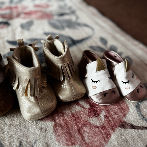 Assorted Baby Boots Collection - Picture 5 of 6